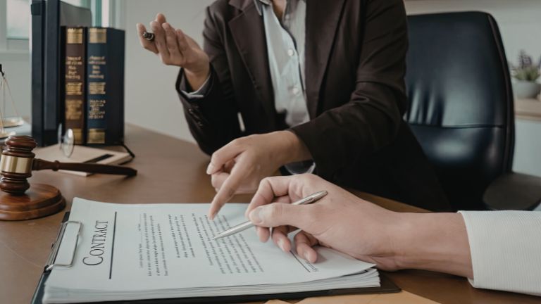 que pasa si el vendedor incumple el contrato de arras